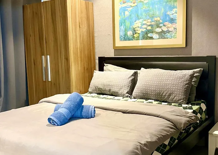 The Gramercy Residences - 2 Bedroom With Balcony 旅馆 *