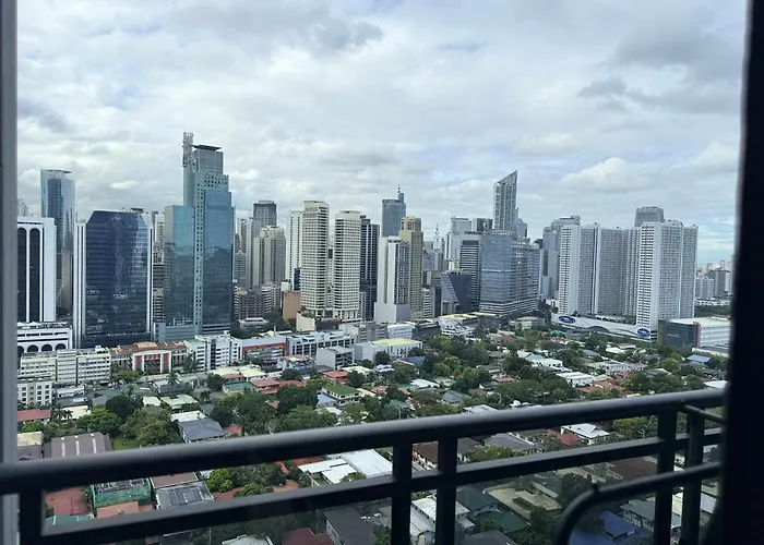 The Gramercy Residences - 2 Bedroom With Balcony 旅馆